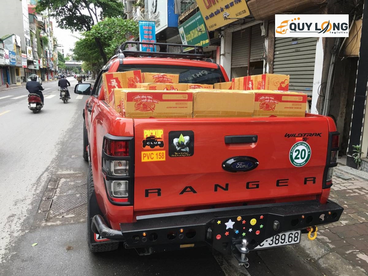 Xe bán tải chở hàng