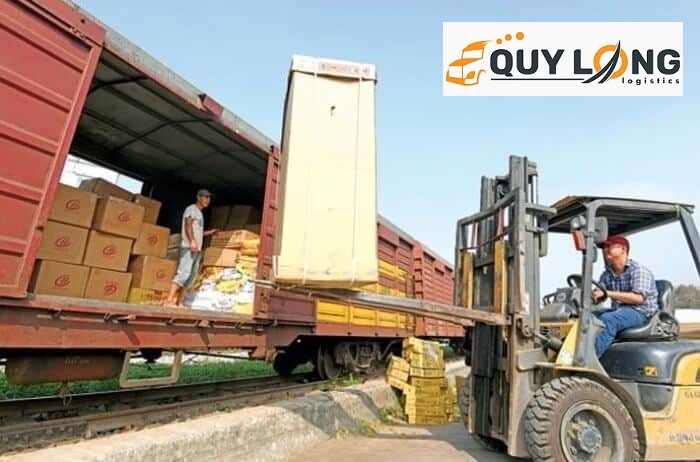 Vì sao dịch vụ vận chuyển hàng hóa ra ga tàu là cần thiết?